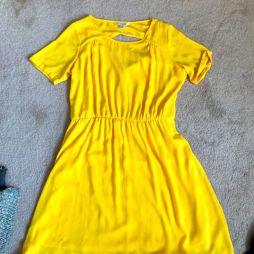 Cute romper. Great for the golf club or just as a comfortable outfit